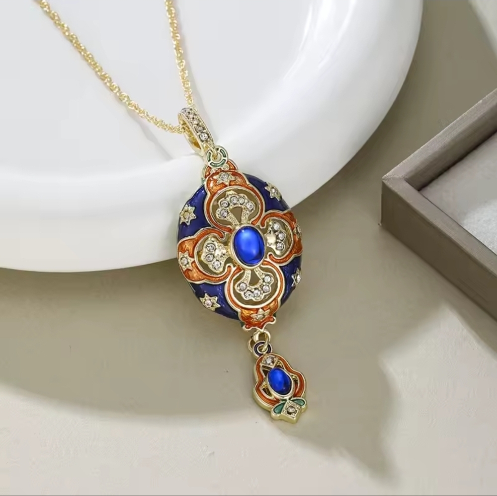 Vintage  Gold and Blue Pendant Necklace